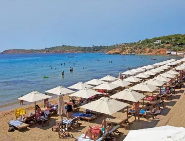 Ελεγκτές με μαγιό κυνηγάνε τους φοροφυγάδες